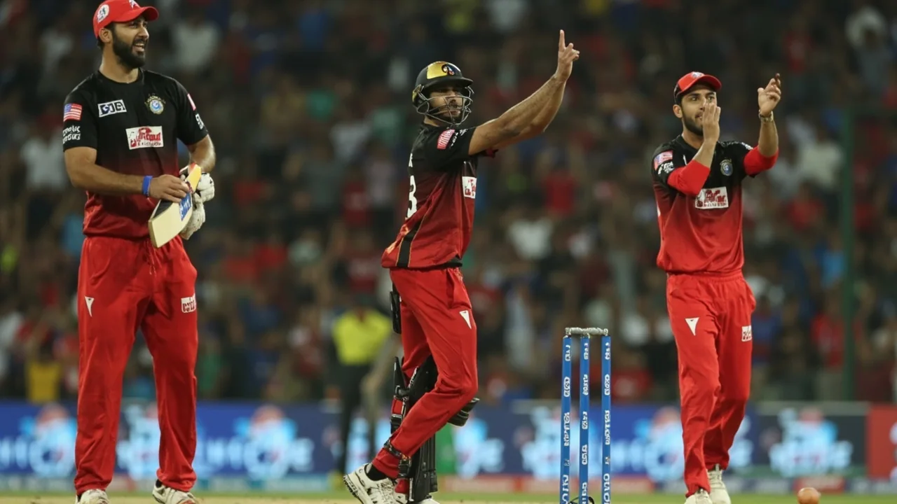 Medium tactical view of a T20 field placement during the IPL 2026 league stage